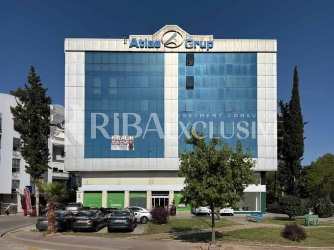 MEVLANA KAVŞAĞI NDA PRESTİJLİ PLAZADA 300 m2 KİRALIK OFİS