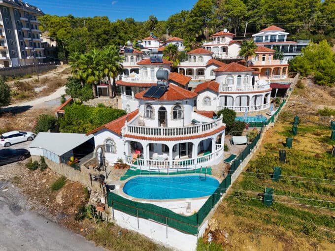 Avsallar’da Deniz, Şehir ve Doğayla İç İçe Müstakil Havuzlu 3+1 Villa