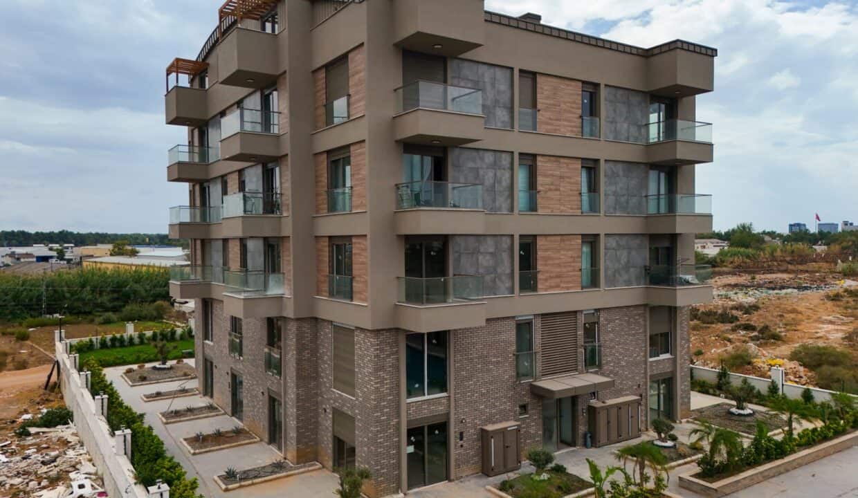 WhatsApp Image 2025-10-09 at 13.21.06 (1)