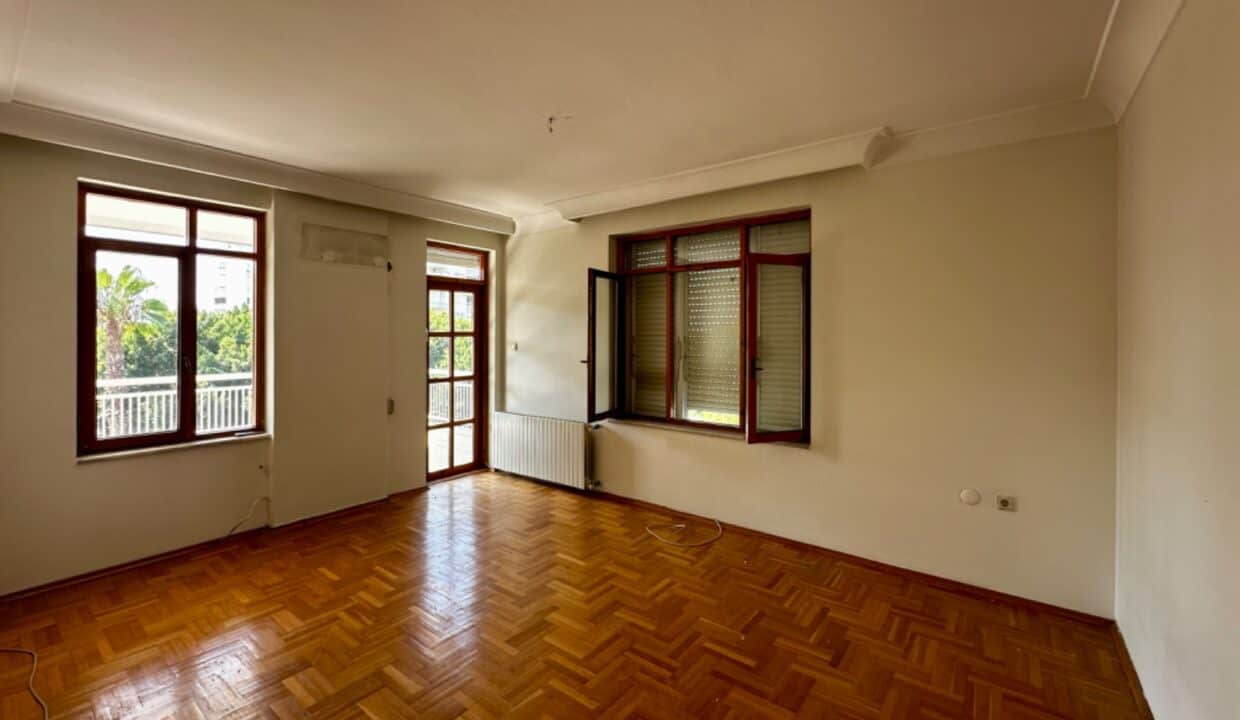 WhatsApp Image 2025-10-15 at 13.01.44 (10)