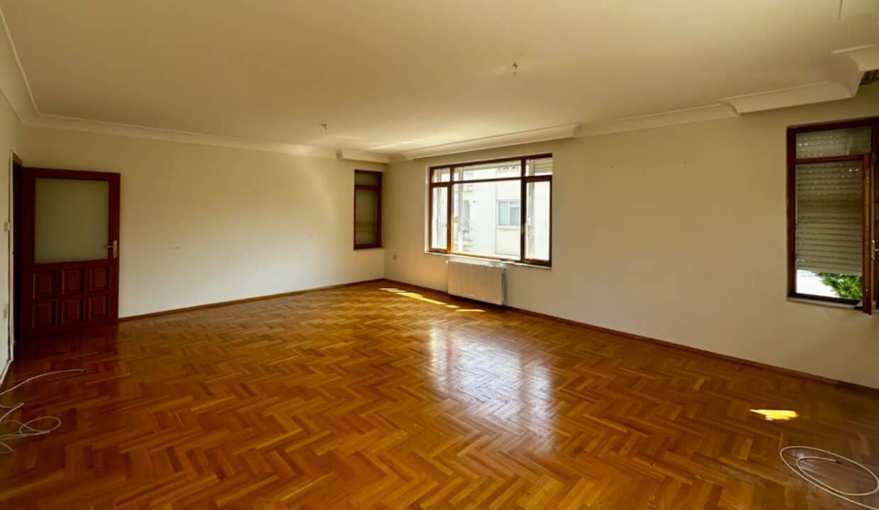 WhatsApp Image 2025-10-15 at 13.01.44 (5)