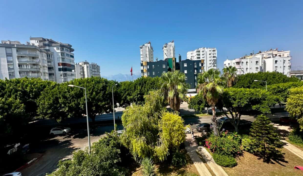 WhatsApp Image 2025-10-15 at 13.01.45 (1)