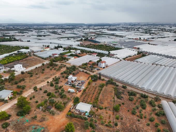 Antalya Kepez Gaziler Mahallesi’nde Satılık 1103 m² Köşe Parsel Villa Arsası